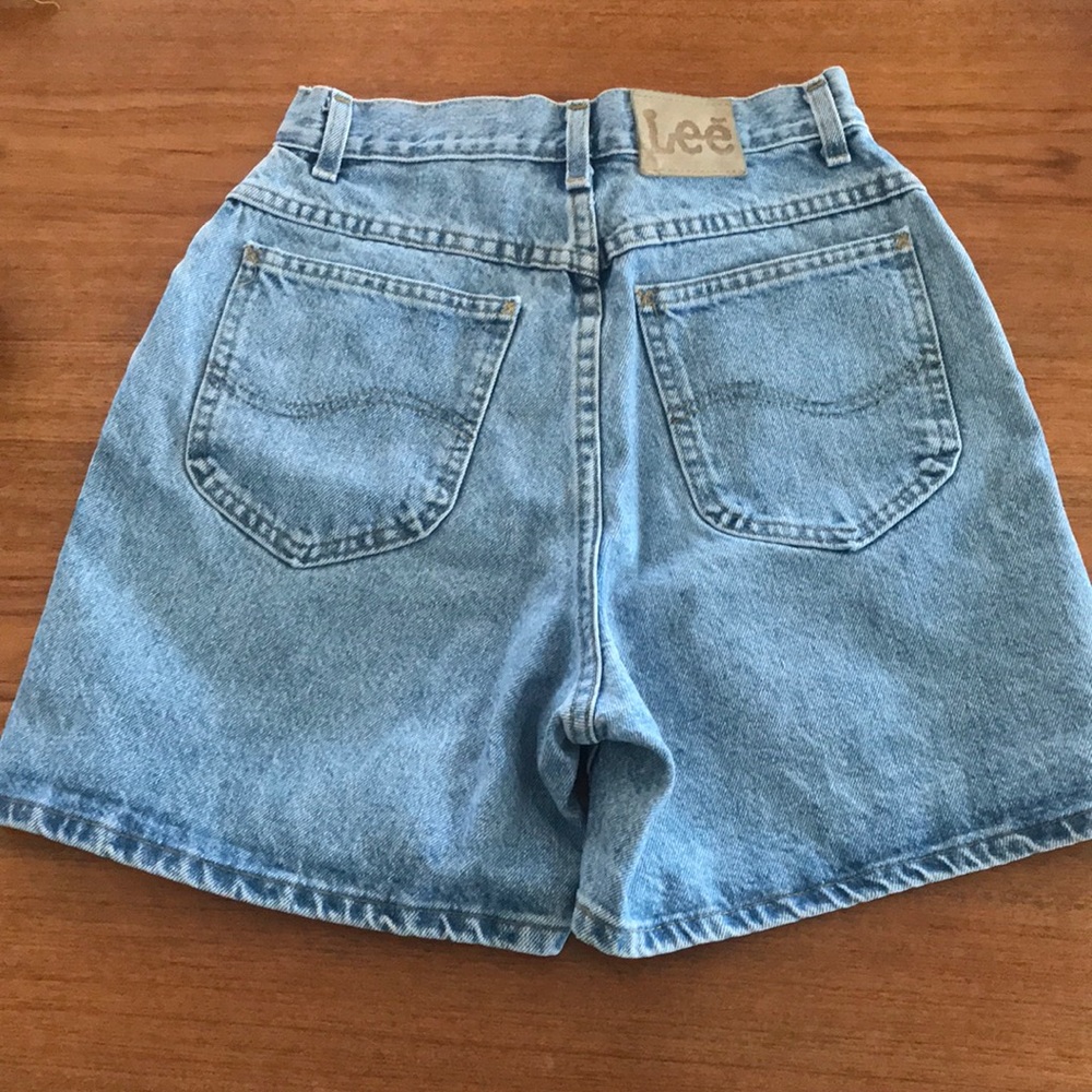 Vintage Lee high waist light wash shorts 8 medium